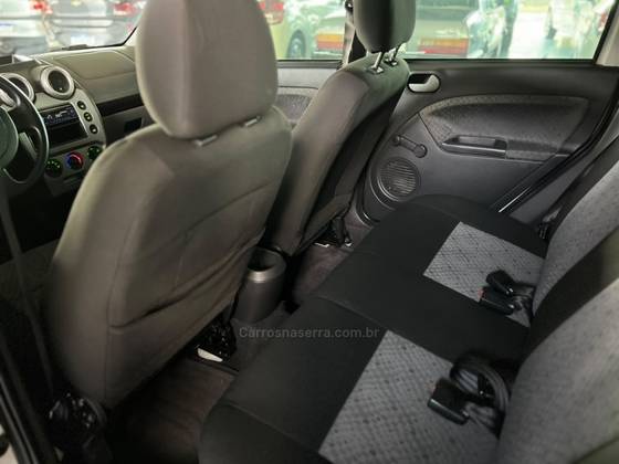 FORD FIESTA 1.6 ROCAM SE 8V FLEX 4P MANUAL FORD FIESTA 1.6 ROCAM SE 8V FLEX 4P MANUAL